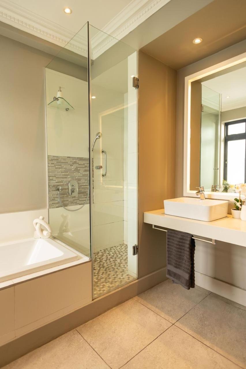 Hermanus Waterfront, Ocean Deluxe - Apartment 2 ภายนอก รูปภาพ