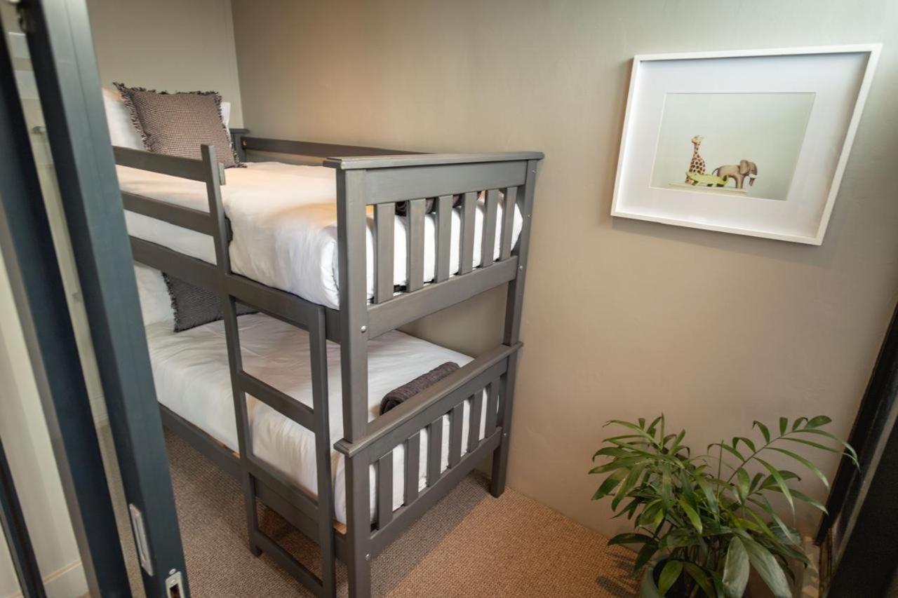 Hermanus Waterfront, Ocean Deluxe - Apartment 2 ภายนอก รูปภาพ