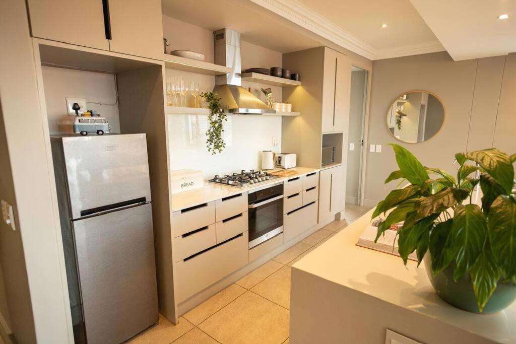 Hermanus Waterfront, Ocean Deluxe - Apartment 2 ภายนอก รูปภาพ