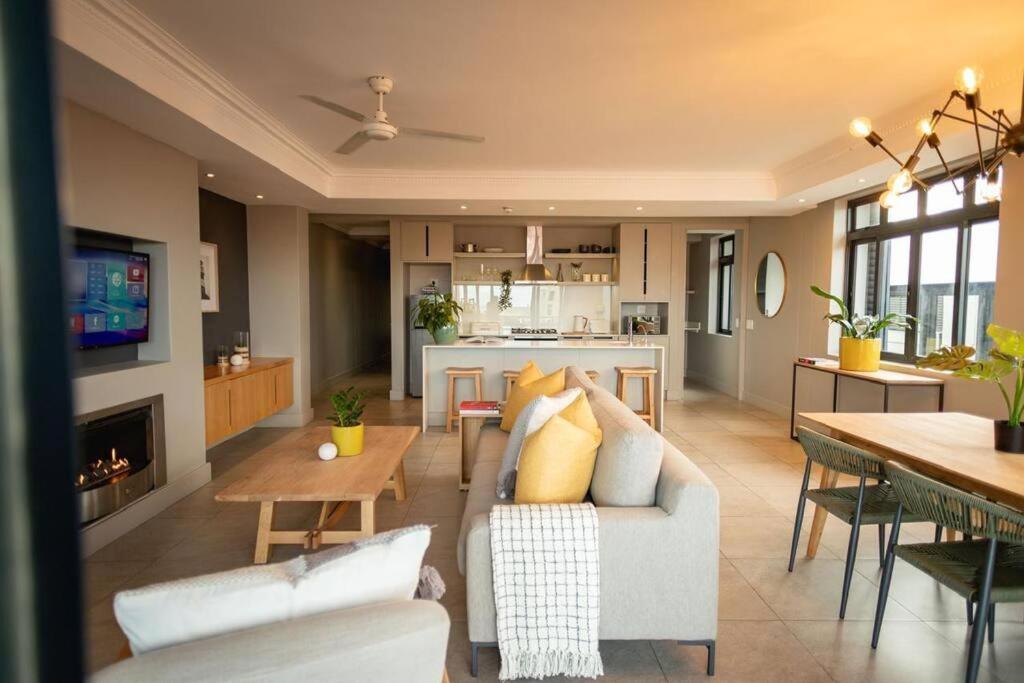 Hermanus Waterfront, Ocean Deluxe - Apartment 2 ภายนอก รูปภาพ