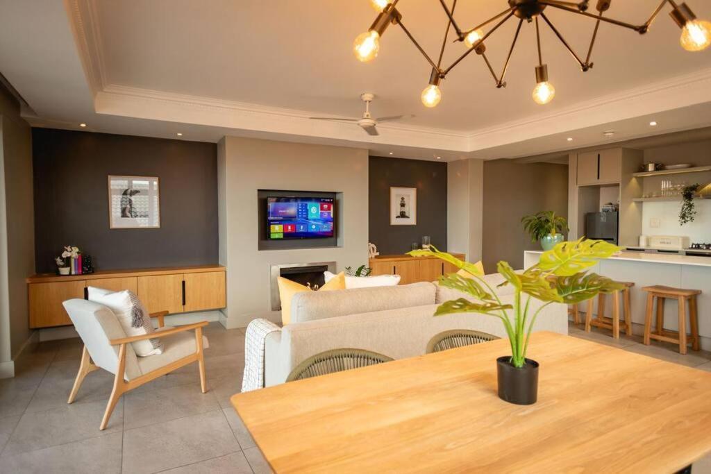 Hermanus Waterfront, Ocean Deluxe - Apartment 2 ภายนอก รูปภาพ