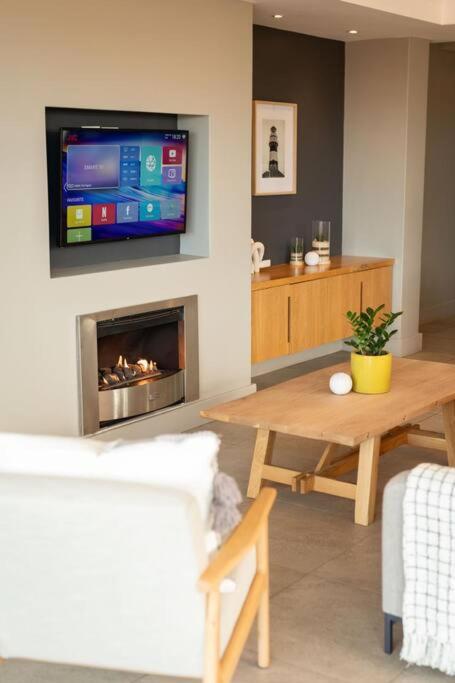 Hermanus Waterfront, Ocean Deluxe - Apartment 2 ภายนอก รูปภาพ