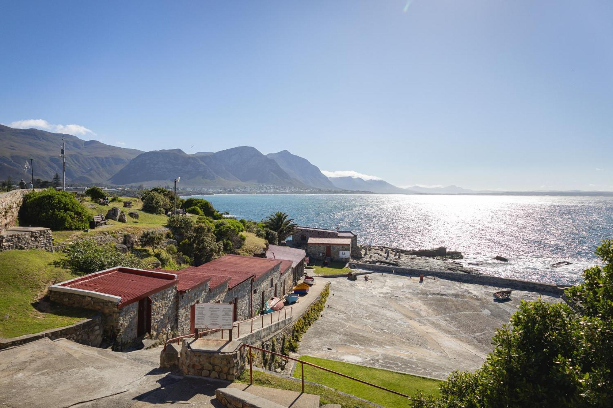 Hermanus Waterfront, Ocean Deluxe - Apartment 2 ภายนอก รูปภาพ